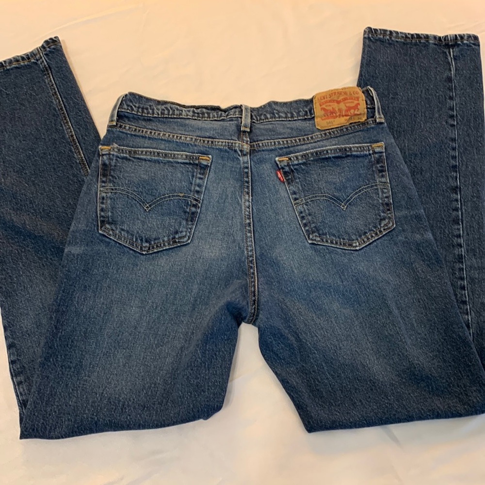 Men’s Levi’s 514 denim jeans size 32 x 34.